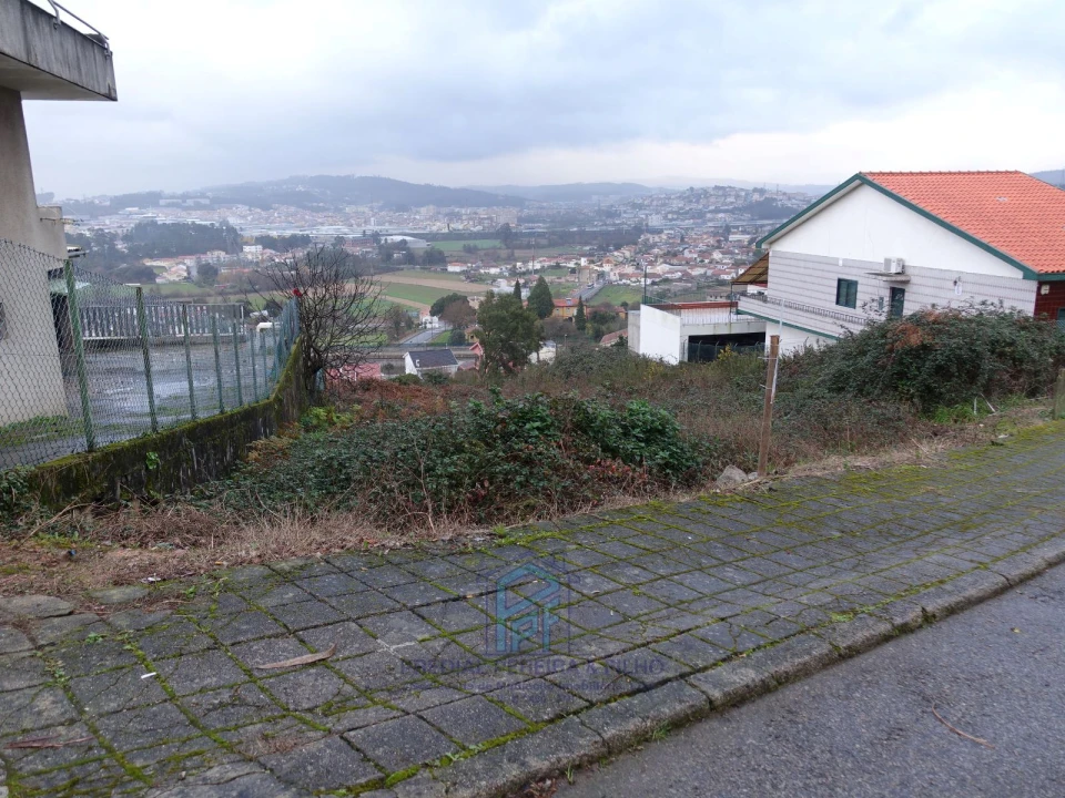 Terreno para Venda em Alfena Foto 1