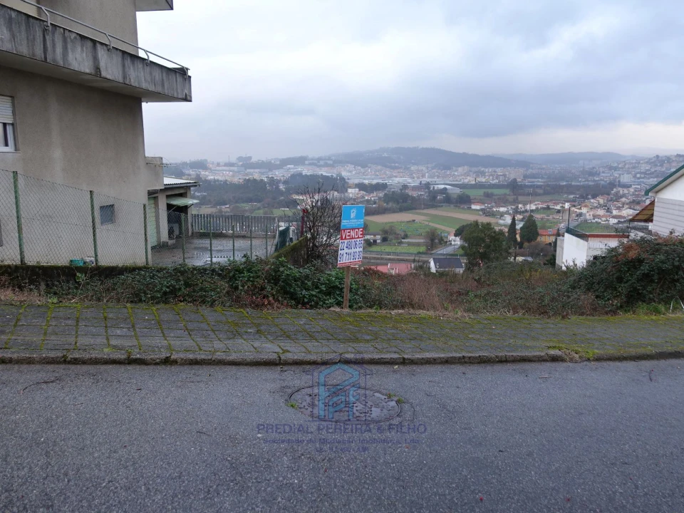 Terreno para Venda em Alfena Foto 2