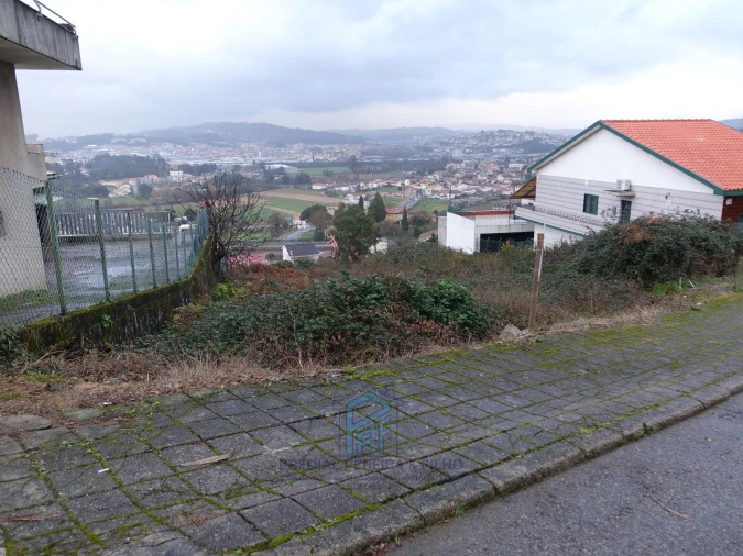 Terreno para Venda em Alfena Foto 1