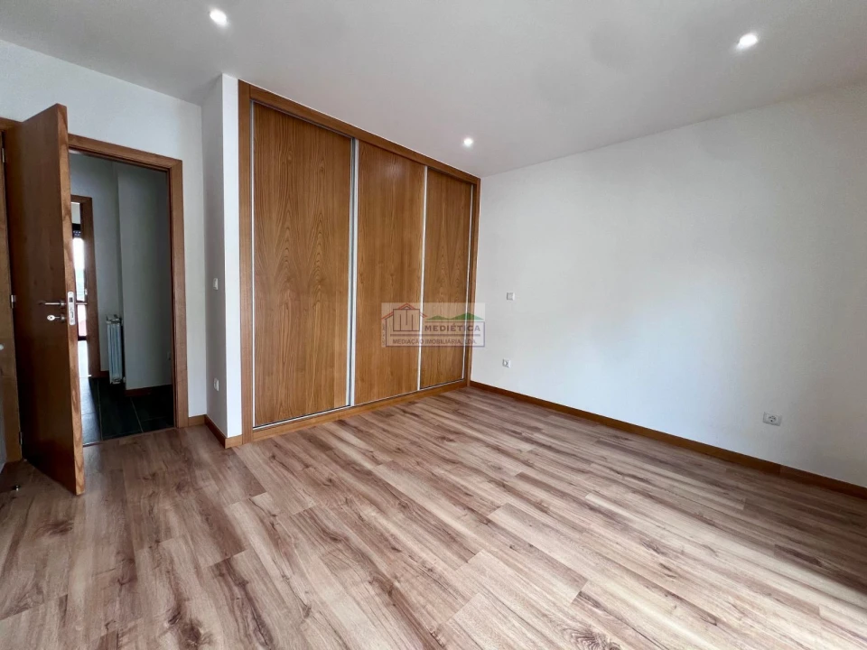 Moradia T3 para Venda em Alfandega da Fe Foto 10