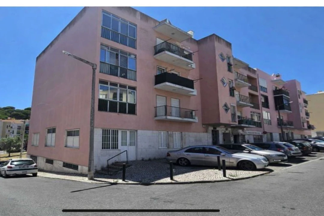 Loja para Arrendamento em Pontinha e Famões Foto 7