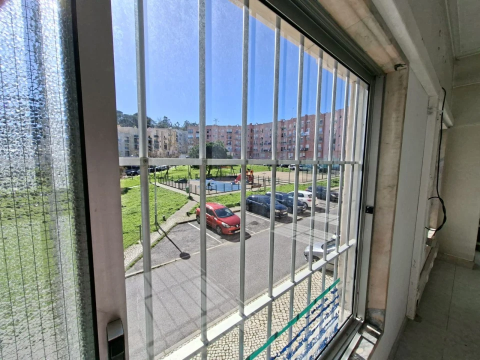 Loja para Arrendamento em Pontinha e Famões Foto 12