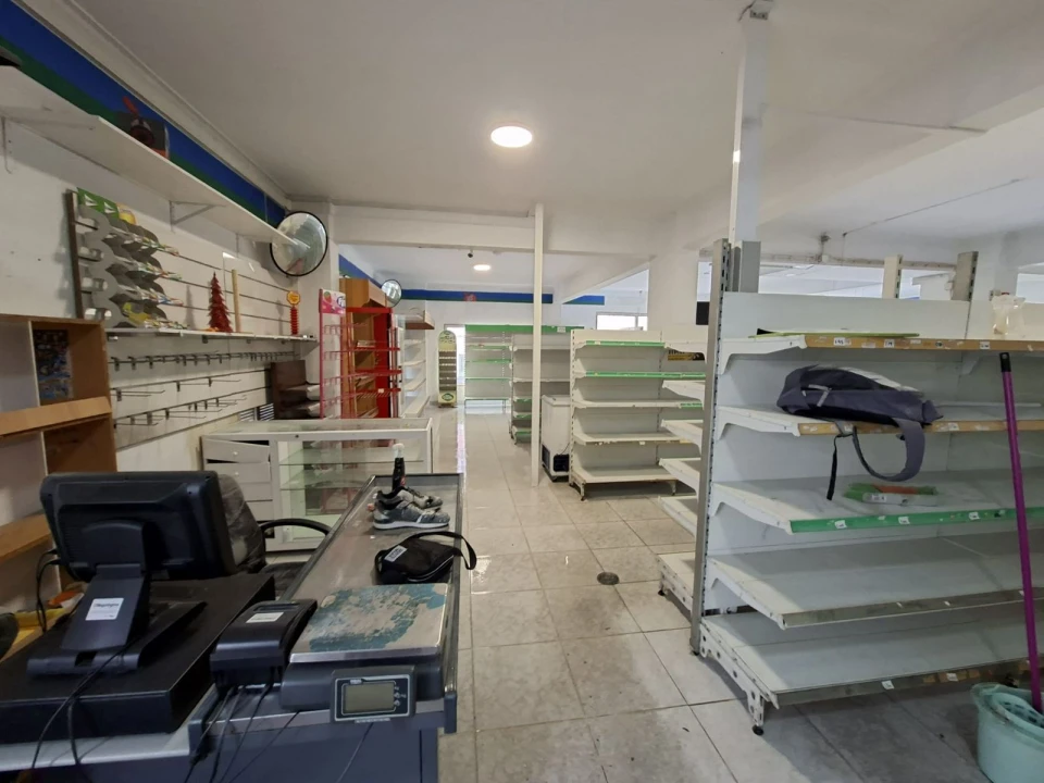 Loja para Arrendamento em Pontinha e Famões Foto 20