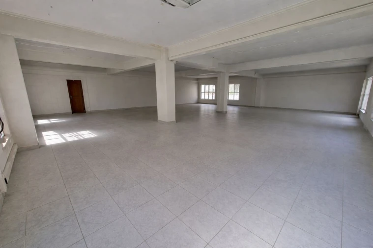 Loja para Arrendamento em Pontinha e Famões Foto 5