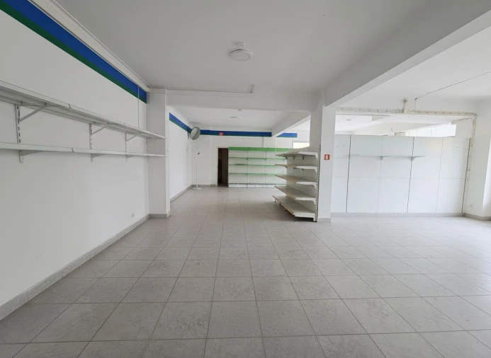 Loja para Arrendamento em Pontinha e Famões Foto 8