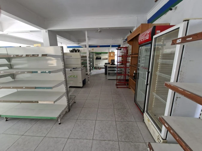 Loja para Arrendamento em Pontinha e Famões Foto 15