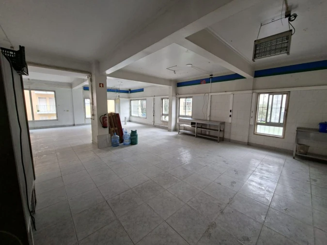 Loja para Arrendamento em Pontinha e Famões Foto 23