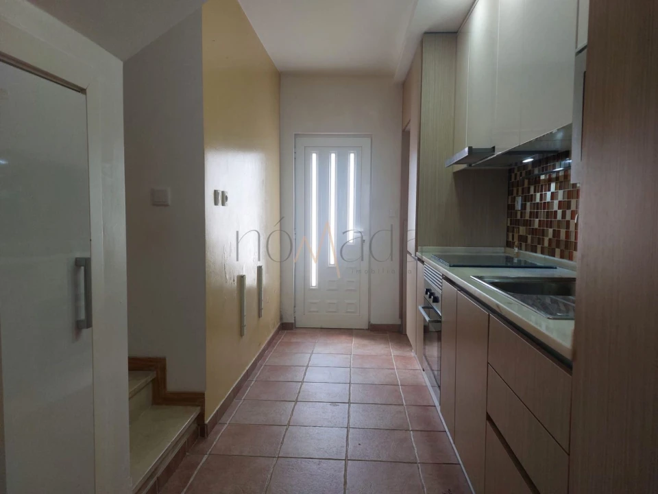 Moradia T2 para Venda em Laranjeiro e Feijó Foto 4