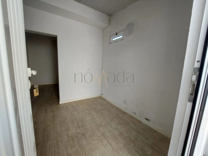 Moradia T2 para Venda em Laranjeiro e Feijó Foto 18