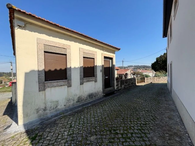 Moradia T2 para Venda em São Pedro Fins Foto 3