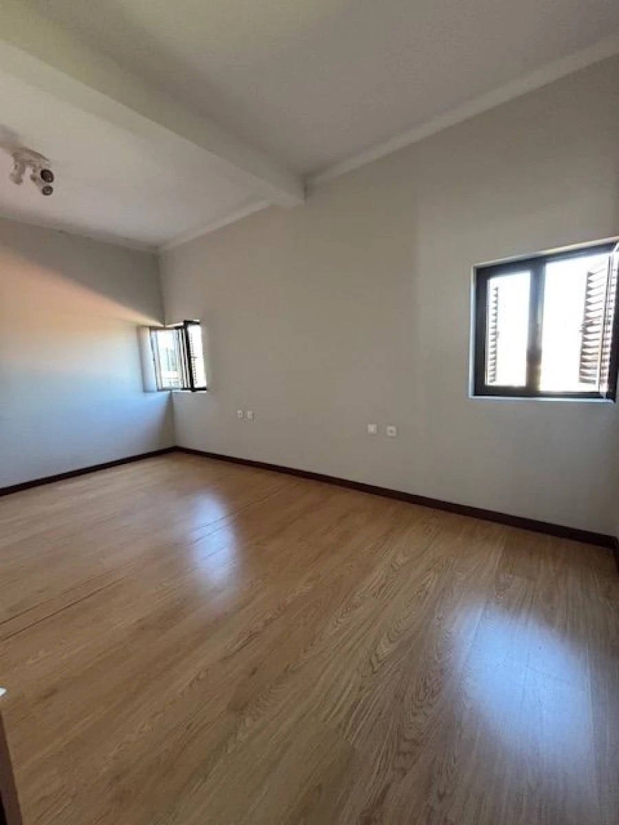 Moradia T2 para Venda em São Pedro Fins Foto 7