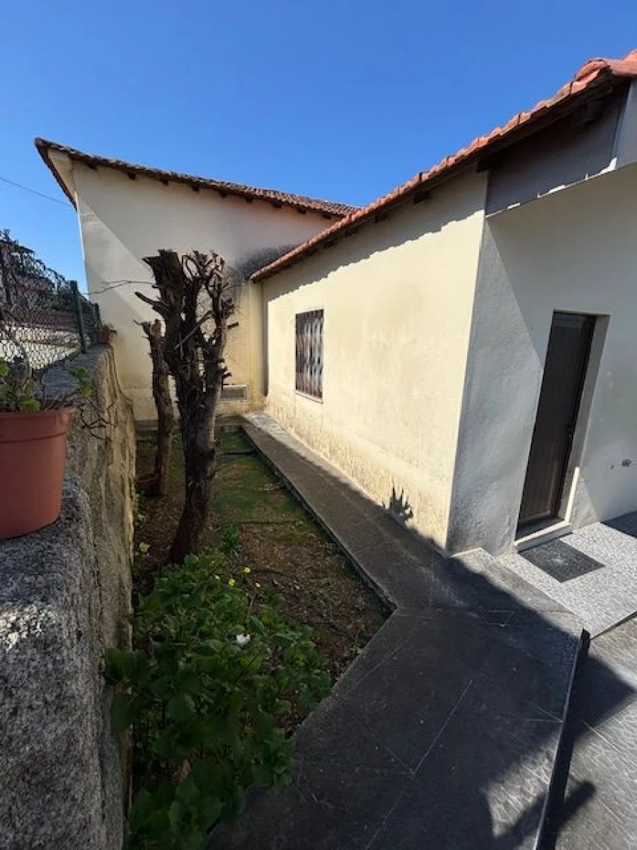 Moradia T2 para Venda em São Pedro Fins Foto 17