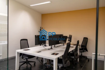 Loja para Venda em Serzedo e Perosinho