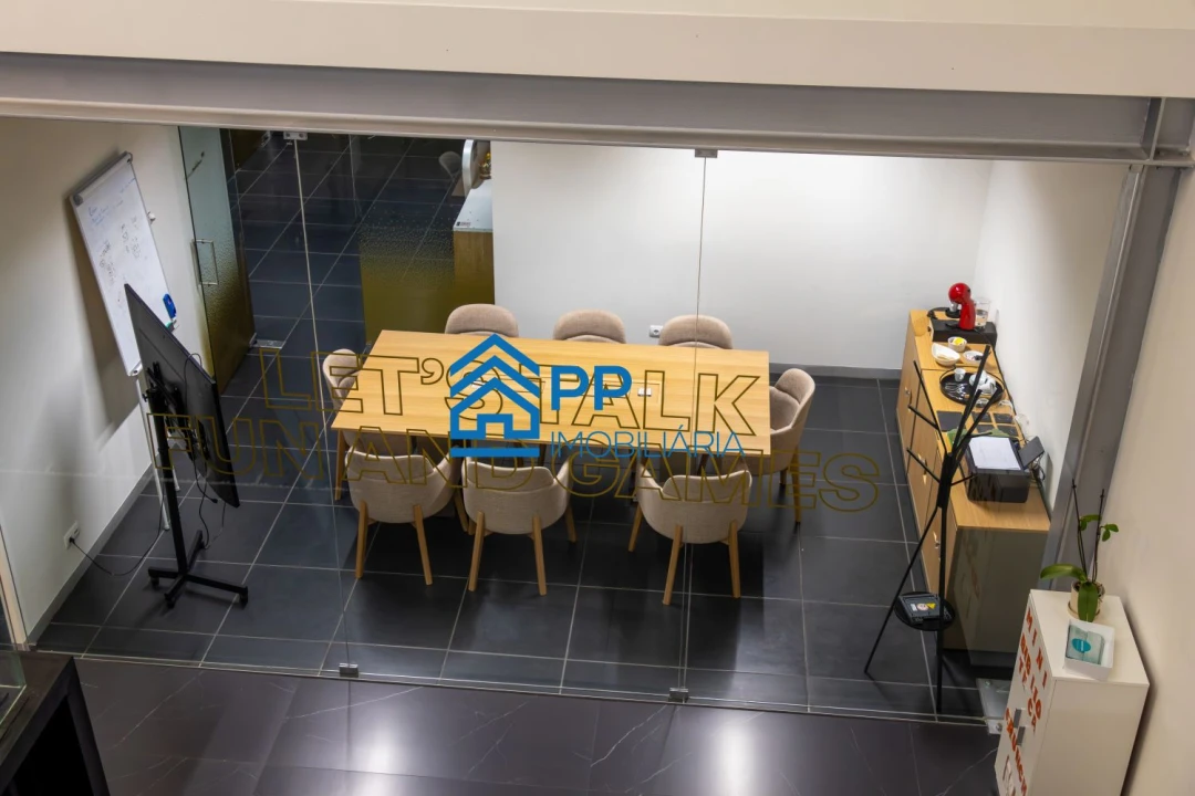 Loja para Venda em Serzedo e Perosinho Foto 11