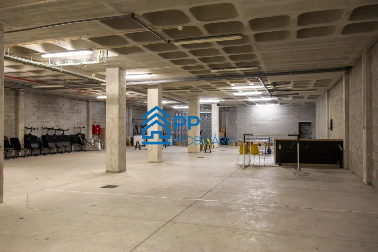 Loja para Venda em Serzedo e Perosinho Foto 42