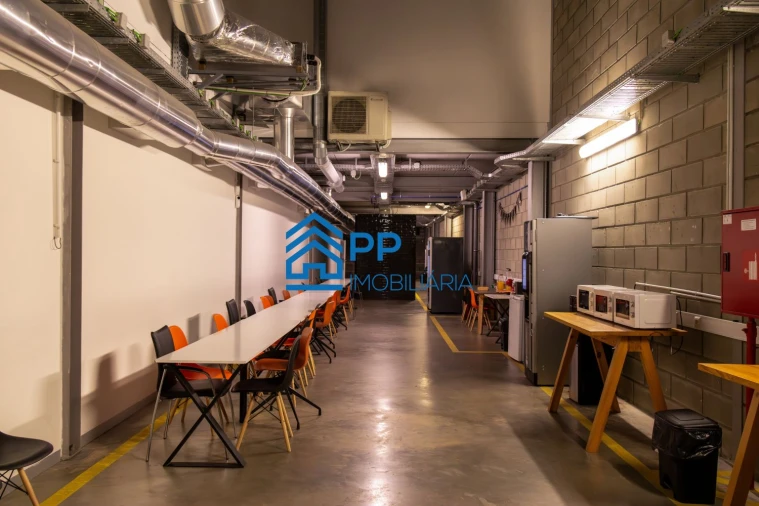 Loja para Venda em Serzedo e Perosinho Foto 41