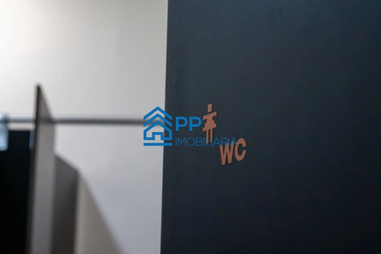 Loja para Venda em Serzedo e Perosinho Foto 47