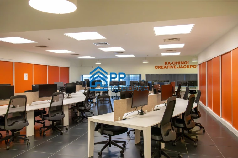 Loja para Venda em Serzedo e Perosinho Foto 2