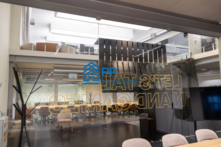 Loja para Venda em Serzedo e Perosinho Foto 33