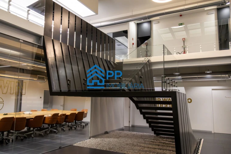 Loja para Venda em Serzedo e Perosinho Foto 26