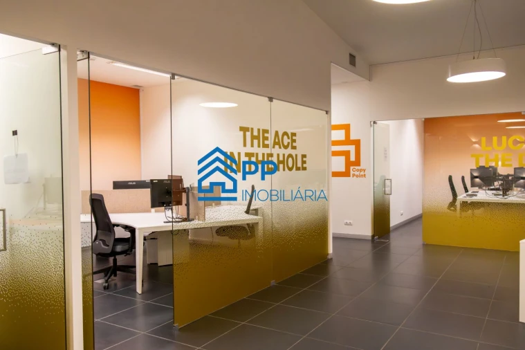 Loja para Venda em Serzedo e Perosinho Foto 20