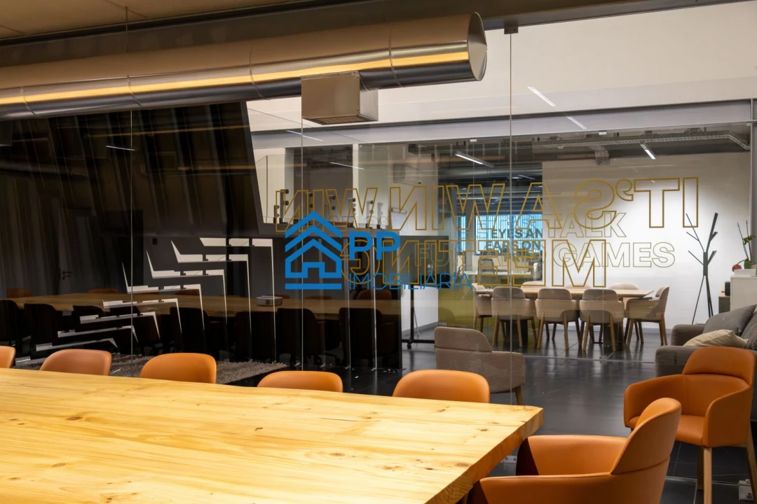 Loja para Venda em Serzedo e Perosinho Foto 36