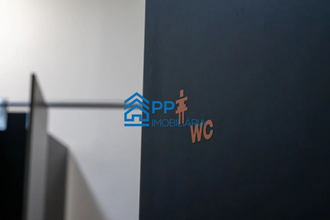 Loja para Venda em Serzedo e Perosinho Foto 47