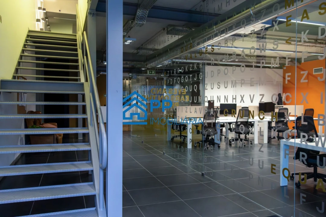 Loja para Venda em Serzedo e Perosinho Foto 25