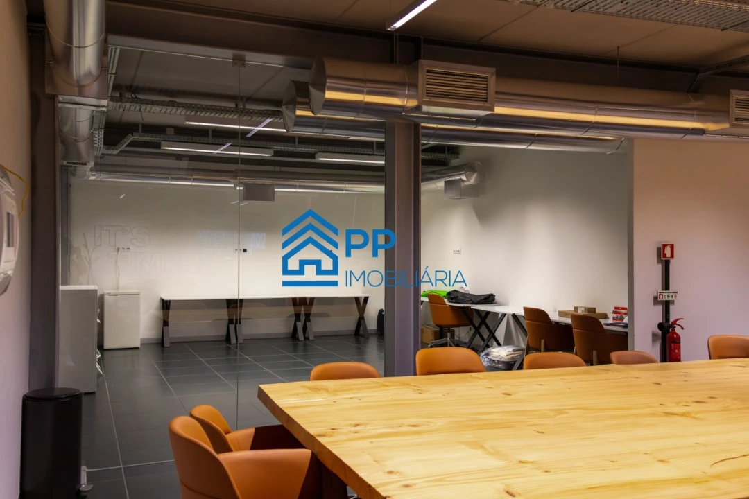 Loja para Venda em Serzedo e Perosinho Foto 34