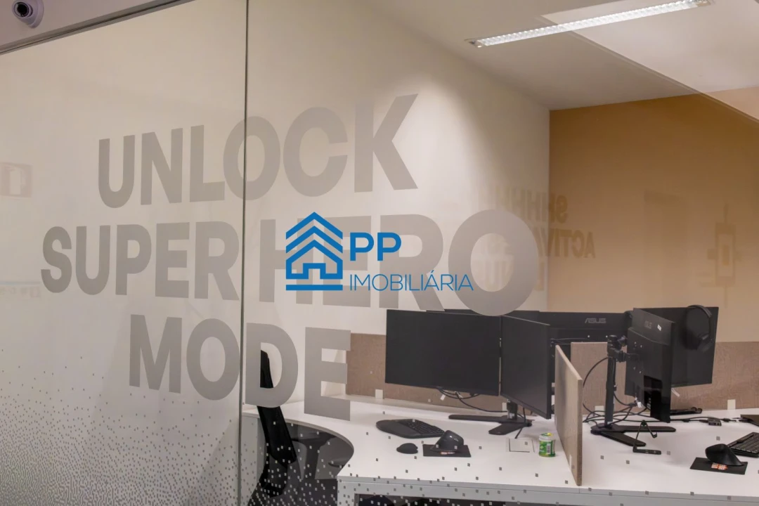 Loja para Venda em Serzedo e Perosinho Foto 13