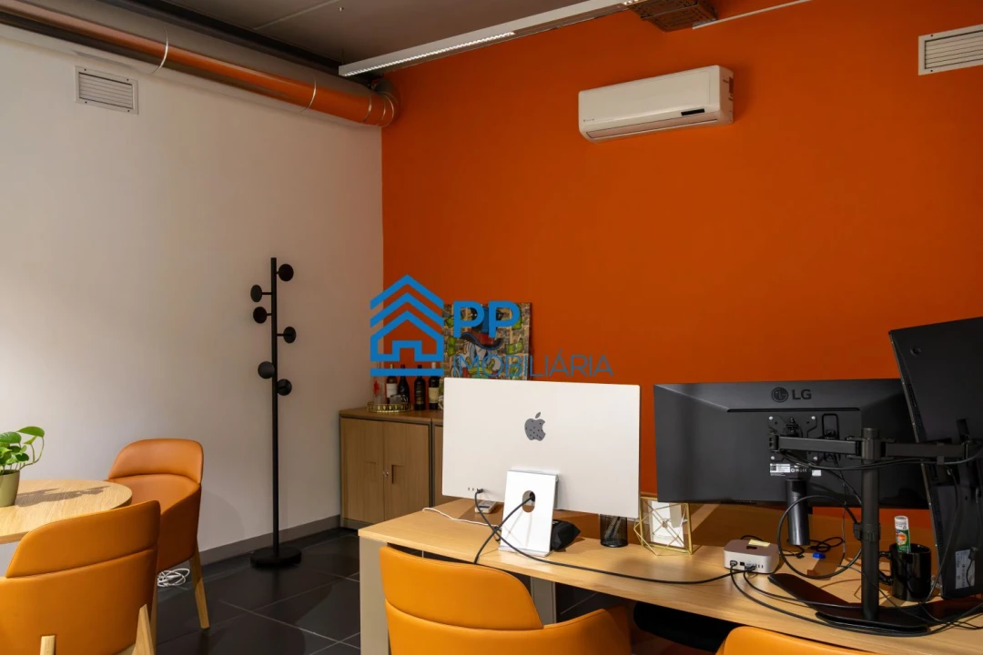 Loja para Venda em Serzedo e Perosinho Foto 16