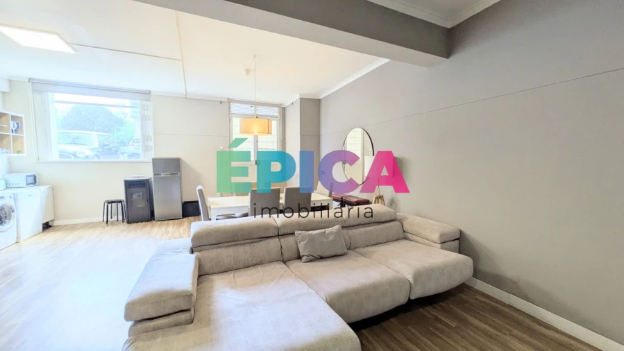 Apartamento T2 para Venda em Queluz e Belas Foto 1