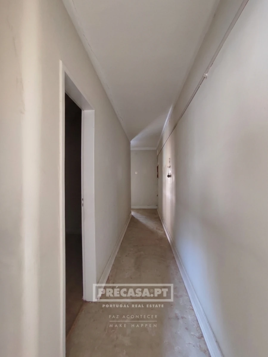 Apartamento T2 para Venda em Queluz e Belas Foto 9