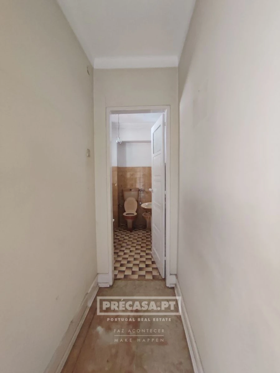 Apartamento T2 para Venda em Queluz e Belas Foto 13