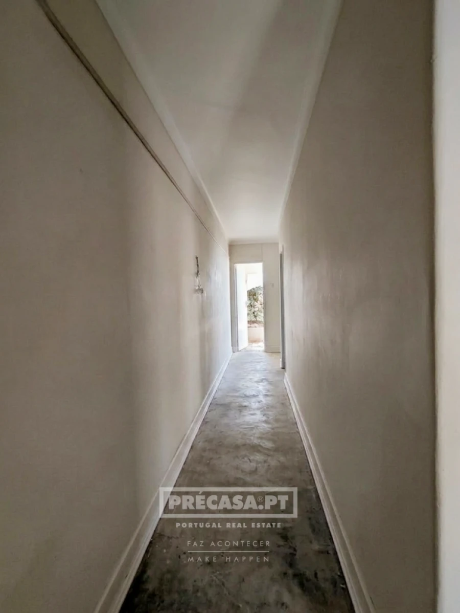 Apartamento T2 para Venda em Queluz e Belas Foto 11