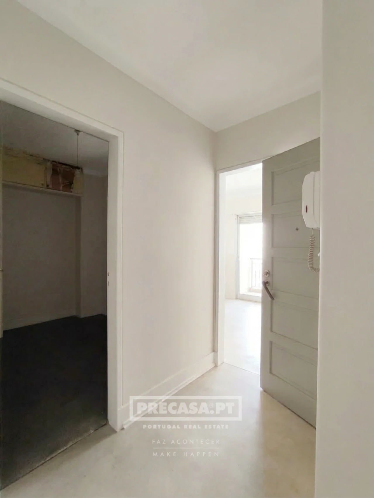 Apartamento T2 para Venda em Queluz e Belas Foto 2