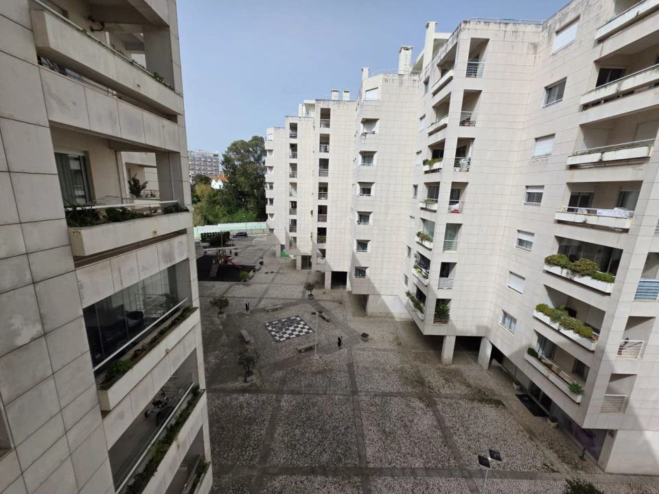 Apartamento T1 para Venda em Alvalade Foto 20