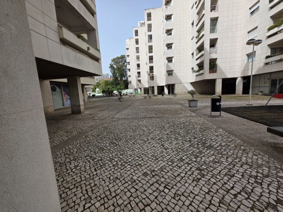 Apartamento T1 para Venda em Alvalade Foto 27