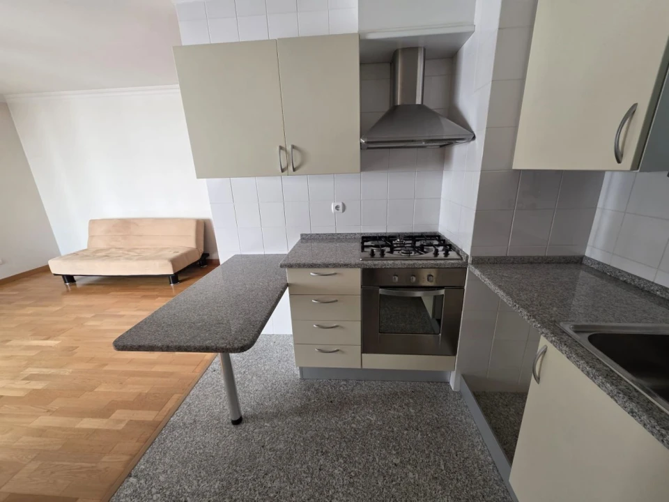 Apartamento T1 para Venda em Alvalade Foto 17