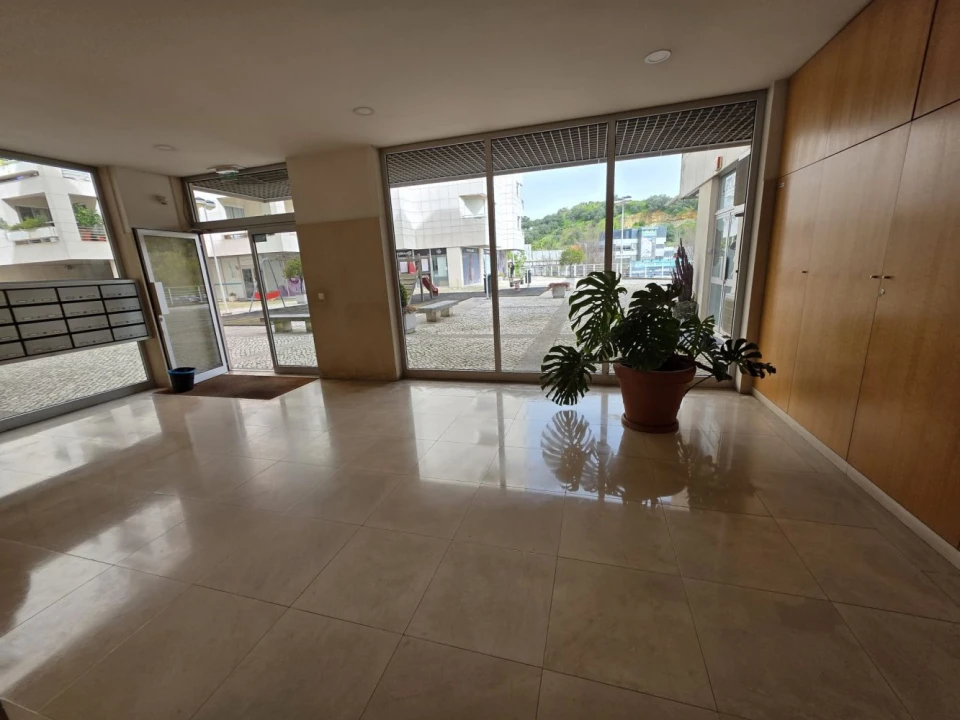 Apartamento T1 para Venda em Alvalade Foto 24