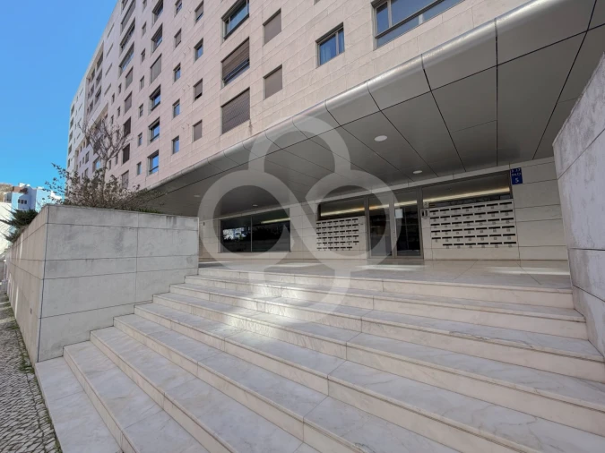 Apartamento T2 para Venda em Parque das Nações Foto 15