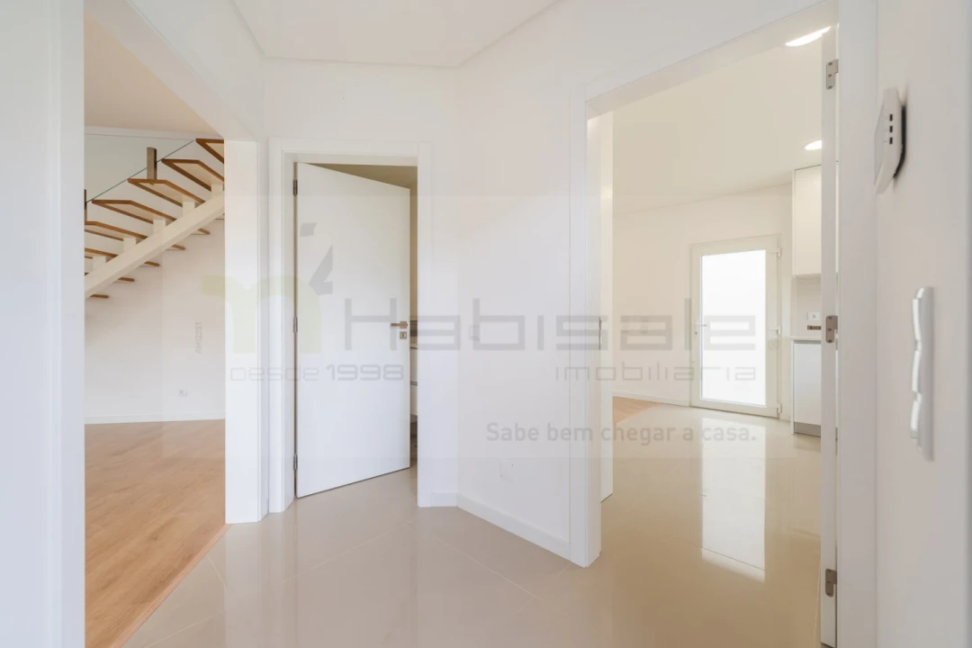 Moradia T3 para Venda em São Domingos de Rana Foto 16