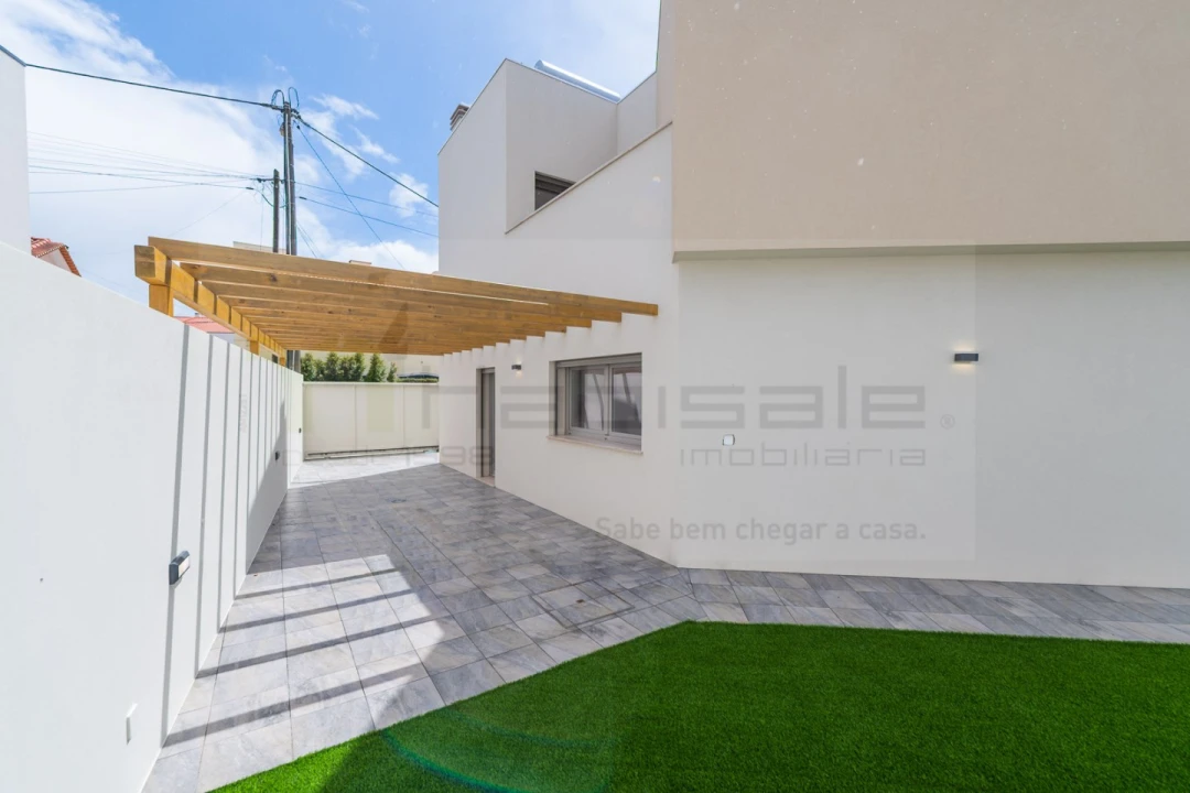 Moradia T3 para Venda em São Domingos de Rana Foto 18