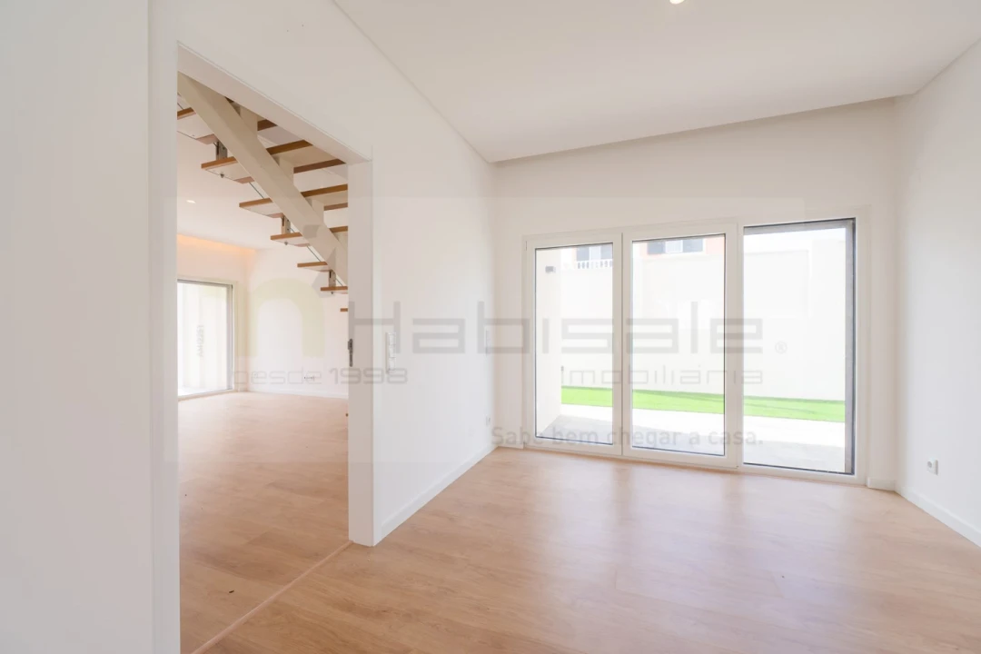 Moradia T3 para Venda em São Domingos de Rana Foto 19