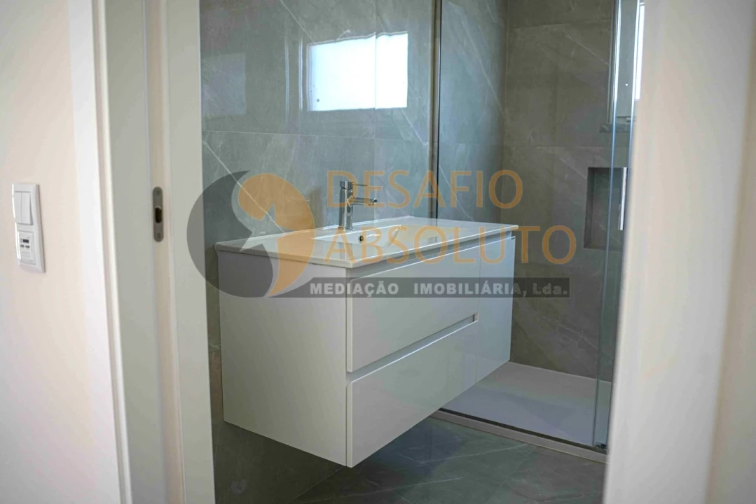 Moradia T3 para Venda em Fernao Ferro Foto 12