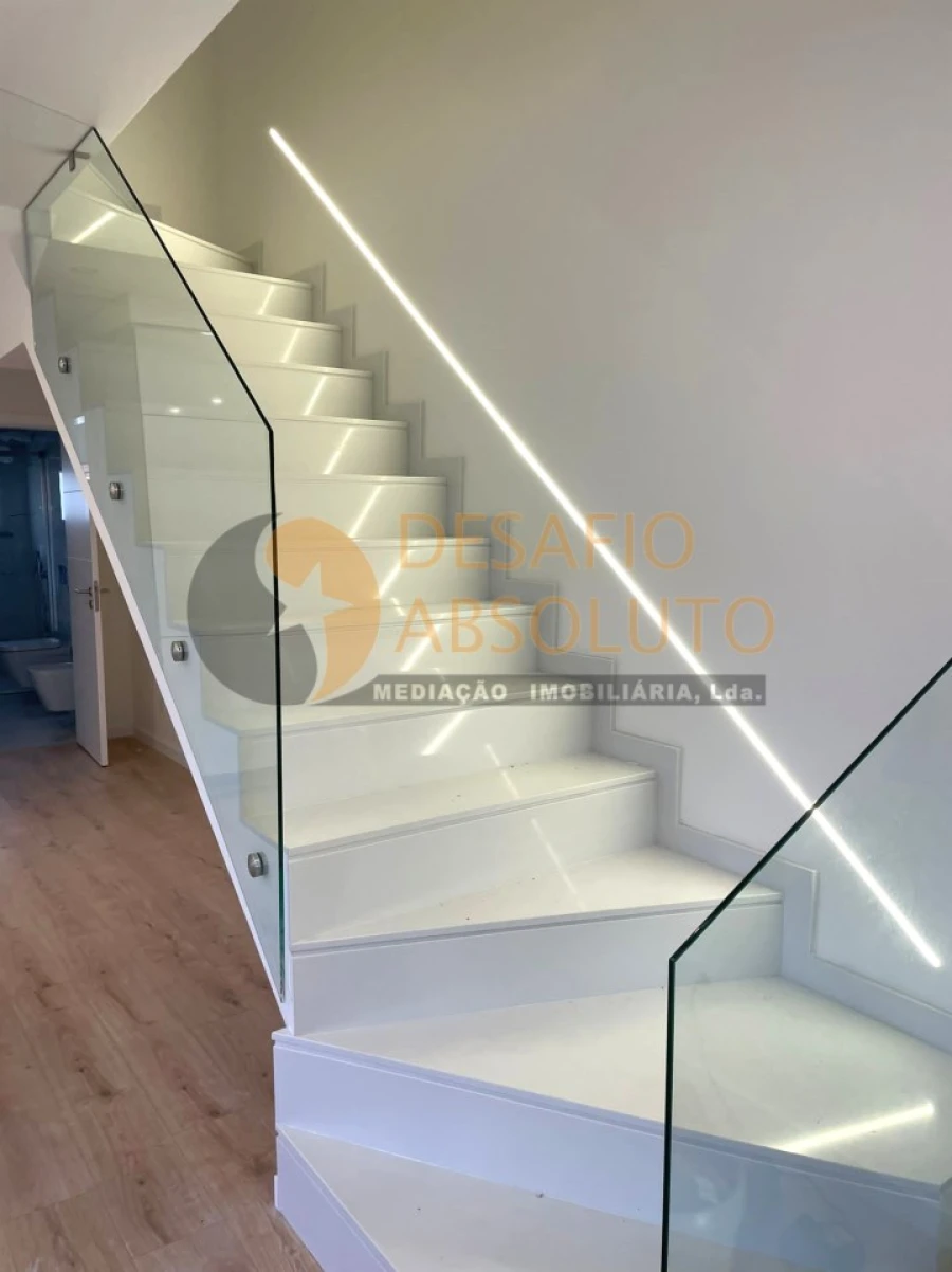 Moradia T3 para Venda em Fernao Ferro Foto 3