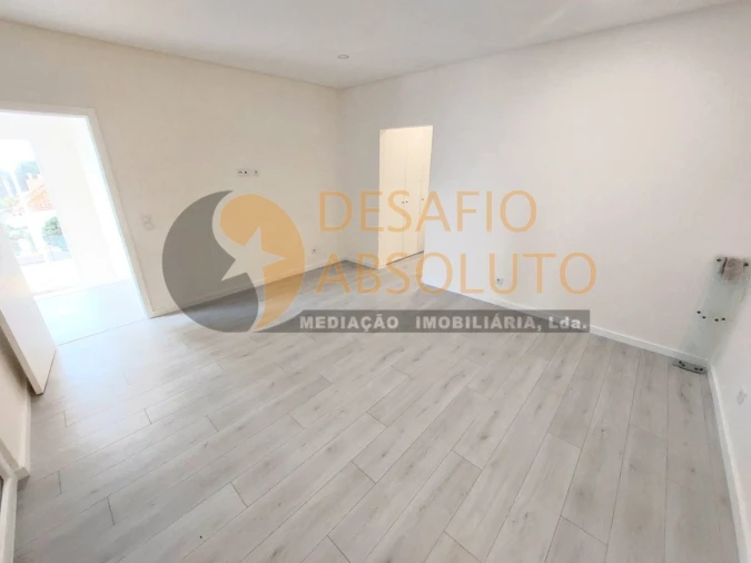 Moradia T4 para Venda em Fernao Ferro Foto 7