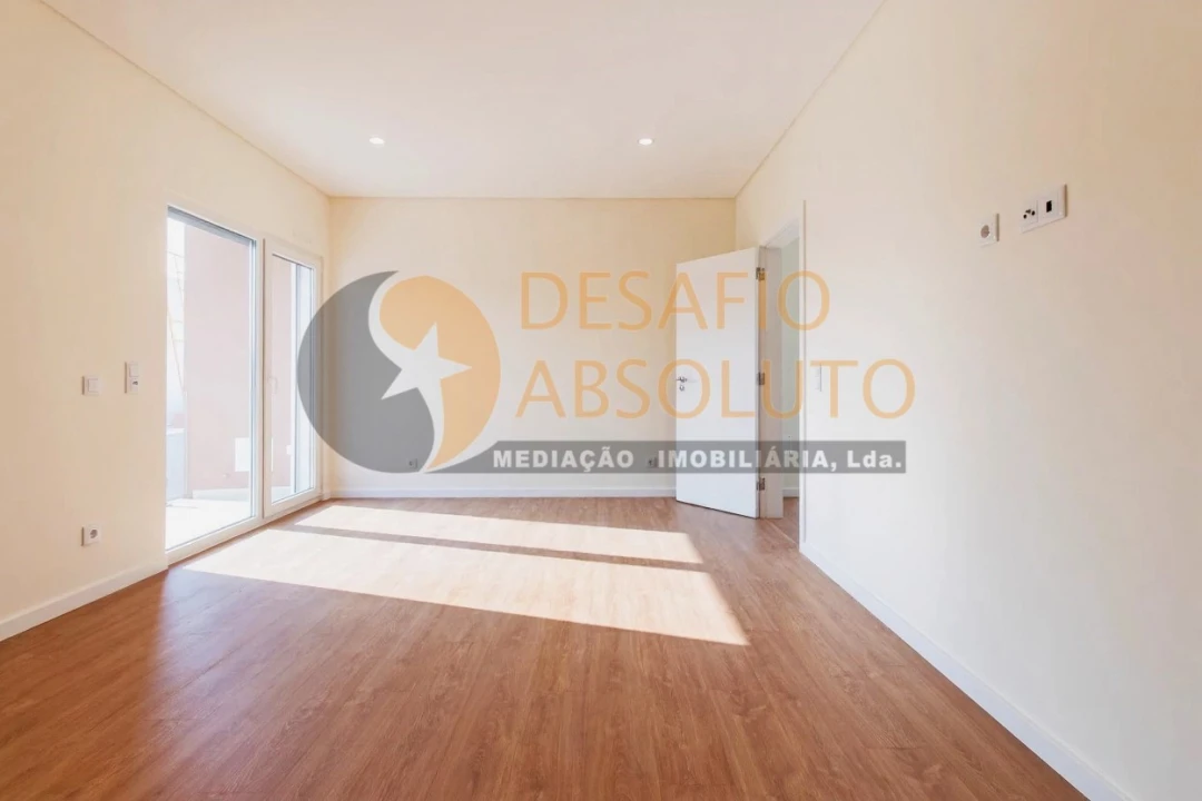 Moradia T3 para Venda em Fernao Ferro Foto 4