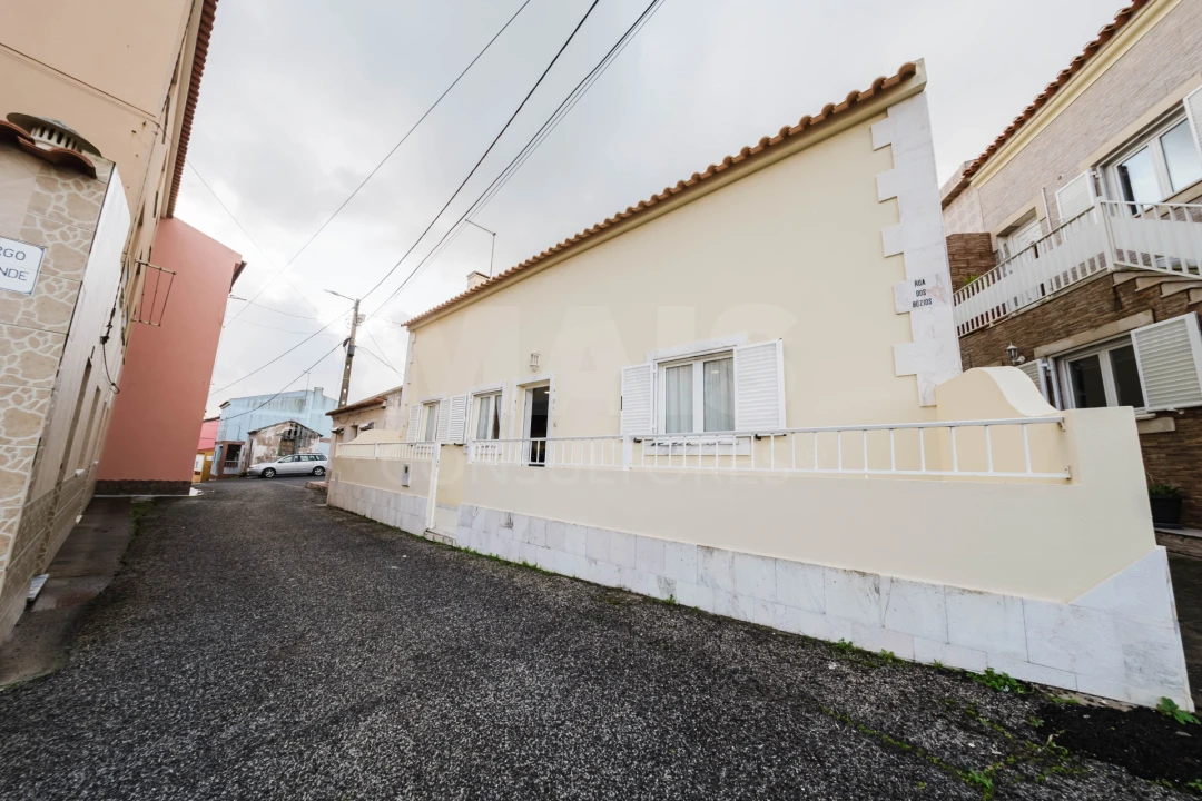 Moradia T2 para Venda em Peniche Foto 1