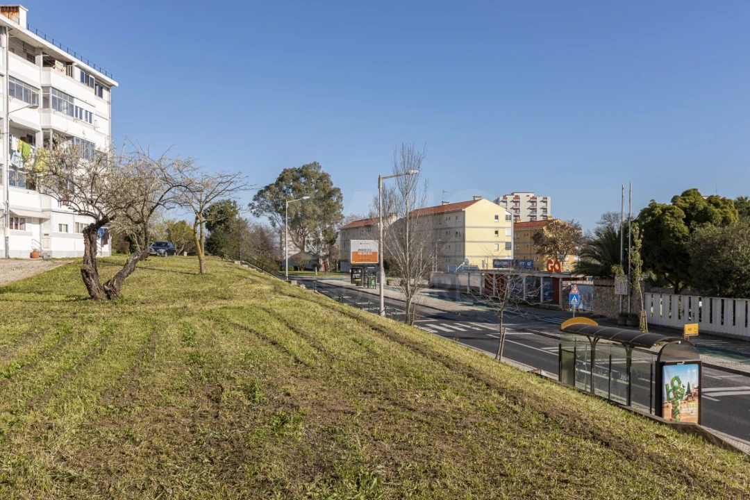 Apartamento T4 para Venda em Olivais Foto 1